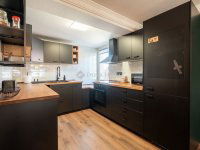 Eladó családi ház, Vértessomlón 149.9 M Ft, 7 szobás