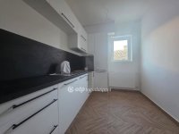 Eladó téglalakás, Pápán 40.1 M Ft, 1 szobás