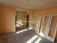 Eladó téglalakás, Pécsett 43.99 M Ft, 5 szobás