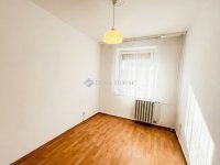 Eladó panellakás, Veszprémben 69.9 M Ft, 2+2 szobás