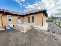 Eladó ikerház, Monoron 90 M Ft, 4 szobás / költözzbe.hu