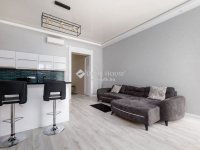 Eladó téglalakás, VI. kerületben 129.5 M Ft, 3 szobás