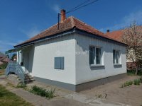 Eladó családi ház, Izsákon 34.5 M Ft, 3 szobás