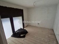 Eladó üzlethelyiség