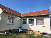 Eladó családi ház, Jászfényszarun 50 M Ft, 5 szobás