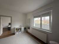 Eladó családi ház, Tatabányán 99.99 M Ft, 3 szobás