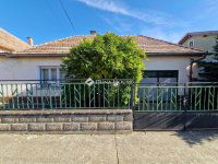 Eladó családi ház, Baján 54.99 M Ft, 4 szobás