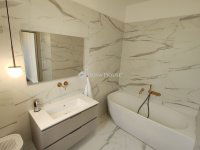 Eladó családi ház, Vácon 159.9 M Ft, 5 szobás