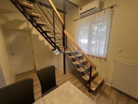 Eladó ikerház, Budapesten, III. kerületben 209.9 M Ft, 9 szobás