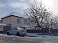 Eladó családi ház, Ajkán 74 M Ft, 4 szobás