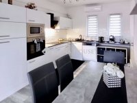 Eladó családi ház, Pécsett 115 M Ft, 4 szobás