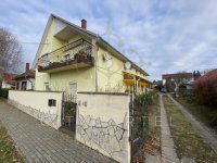 Eladó családi ház, Balatonbogláron 129.99 M Ft, 11 szobás
