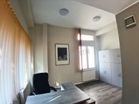 Kiadó iroda, Győrött, Csaba utcában 167 E Ft / hó, 2 szobás