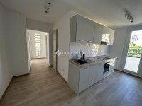 Eladó panellakás, Pécsett 59.5 M Ft, 2 szobás