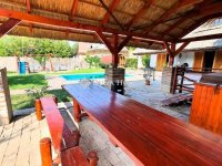 Eladó nyaraló, Békésszentandráson 125 M Ft, 3+5 szobás