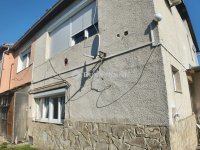 Eladó családi ház, Sárváron 92 M Ft, 7+1 szobás