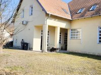 Eladó hotel, Kisnémediben 110 M Ft, 11 szobás