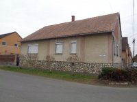 Kiadó családi ház, albérlet, Pápán 230 E Ft / hó, 3 szobás