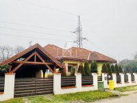 Eladó családi ház, Ajkán 150 M Ft, 3 szobás