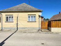 Eladó családi ház