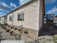 Eladó családi ház, Pécsett 86.9 M Ft, 3 szobás