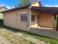 Eladó családi ház, Dunakeszin 43 M Ft, 1 szobás