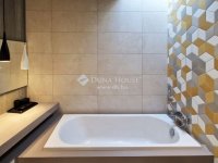 Eladó családi ház, III. kerületben 480 M Ft, 7 szobás