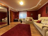 Eladó családi ház, Pétfürdőn 79.9 M Ft, 4+2 szobás