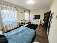 Eladó családi ház, Szegeden 200 M Ft, 5 szobás