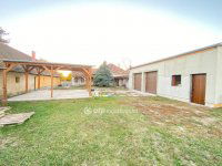 Eladó családi ház