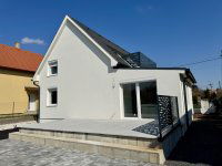 Eladó családi ház, Vonyarcvashegyen 148 M Ft, 4 szobás