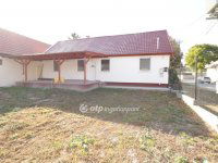 Eladó családi ház, Kiskunlacházán 54.9 M Ft, 4 szobás