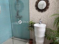 Eladó téglalakás, Pécsett 64.999 M Ft, 2 szobás