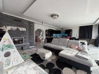 Eladó családi ház, III. kerületben 375 M Ft, 5 szobás