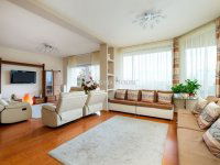 Eladó családi ház, III. kerületben 249 M Ft, 6 szobás