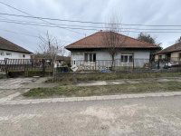 Eladó családi ház, Úrin 19.9 M Ft, 6 szobás