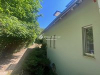 Eladó családi ház, II. kerületben 280.781 M Ft, 6 szobás