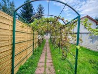 Eladó családi ház, XVIII. kerületben 270 M Ft, 9 szobás