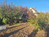 Eladó nyaraló, Zámolyon 8.5 M Ft, 3 szobás