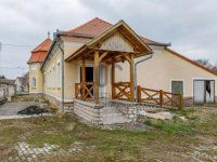 Eladó családi ház