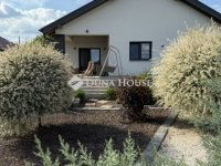 Eladó családi ház, Péterin 159 M Ft, 3 szobás