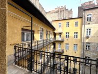 Eladó téglalakás, V. kerületben 79.9 M Ft, 2 szobás