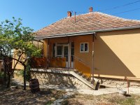 Eladó családi ház, Devecseren 32.9 M Ft, 3 szobás