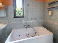 Eladó családi ház, XVII. kerületben 179.9 M Ft, 10 szobás