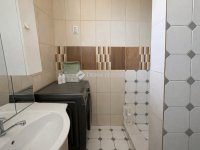 Eladó családi ház, Bakson 82 M Ft, 6 szobás