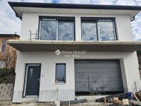 Eladó családi ház, Szentendrén 215 M Ft, 5 szobás