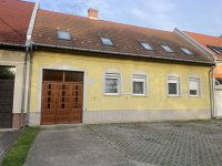 Eladó családi ház