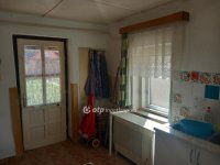 Eladó családi ház, Mikepércsen 58.99 M Ft, 2 szobás