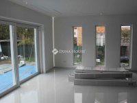 Eladó családi ház, Budakalászon 219 M Ft, 4 szobás