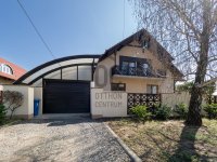 Eladó családi ház, Pécsett 178 M Ft, 6 szobás